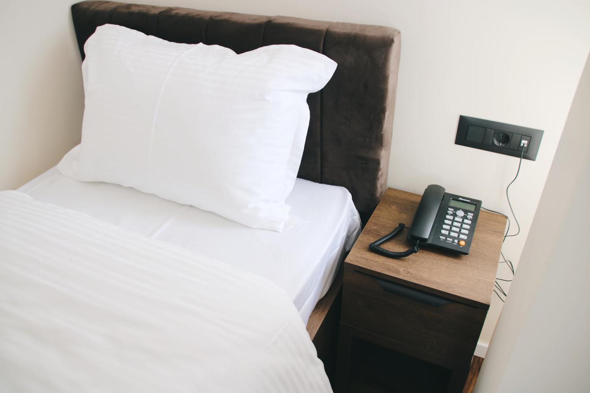 Hotel Rozafa Suhareke Ngoại thất bức ảnh