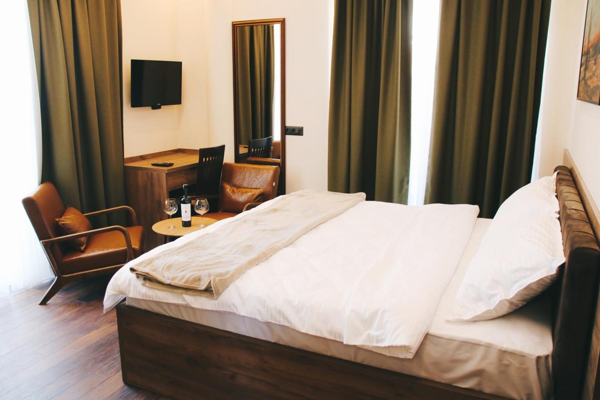 Hotel Rozafa Suhareke Ngoại thất bức ảnh