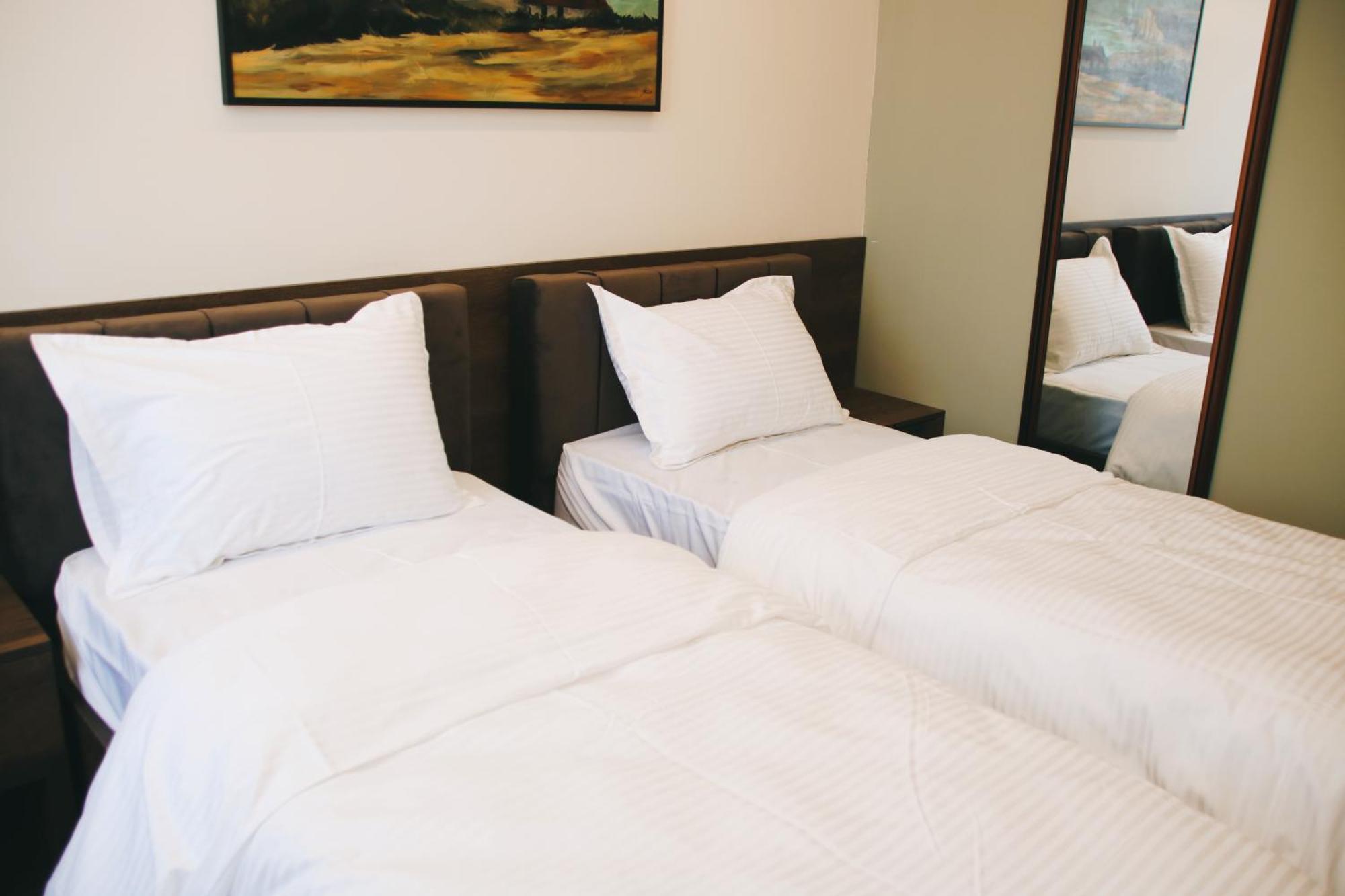 Hotel Rozafa Suhareke Ngoại thất bức ảnh