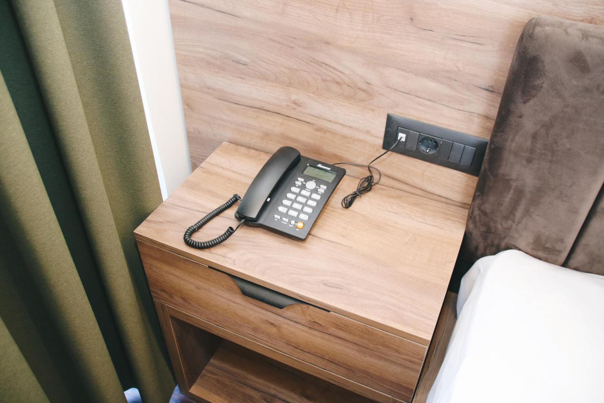 Hotel Rozafa Suhareke Ngoại thất bức ảnh